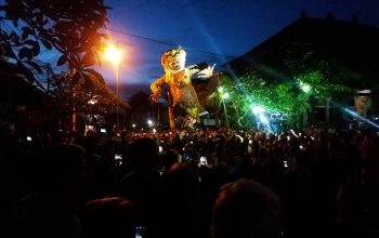 Ogoh-ogoh carried during the Ngrupuk parade in Ubud 10