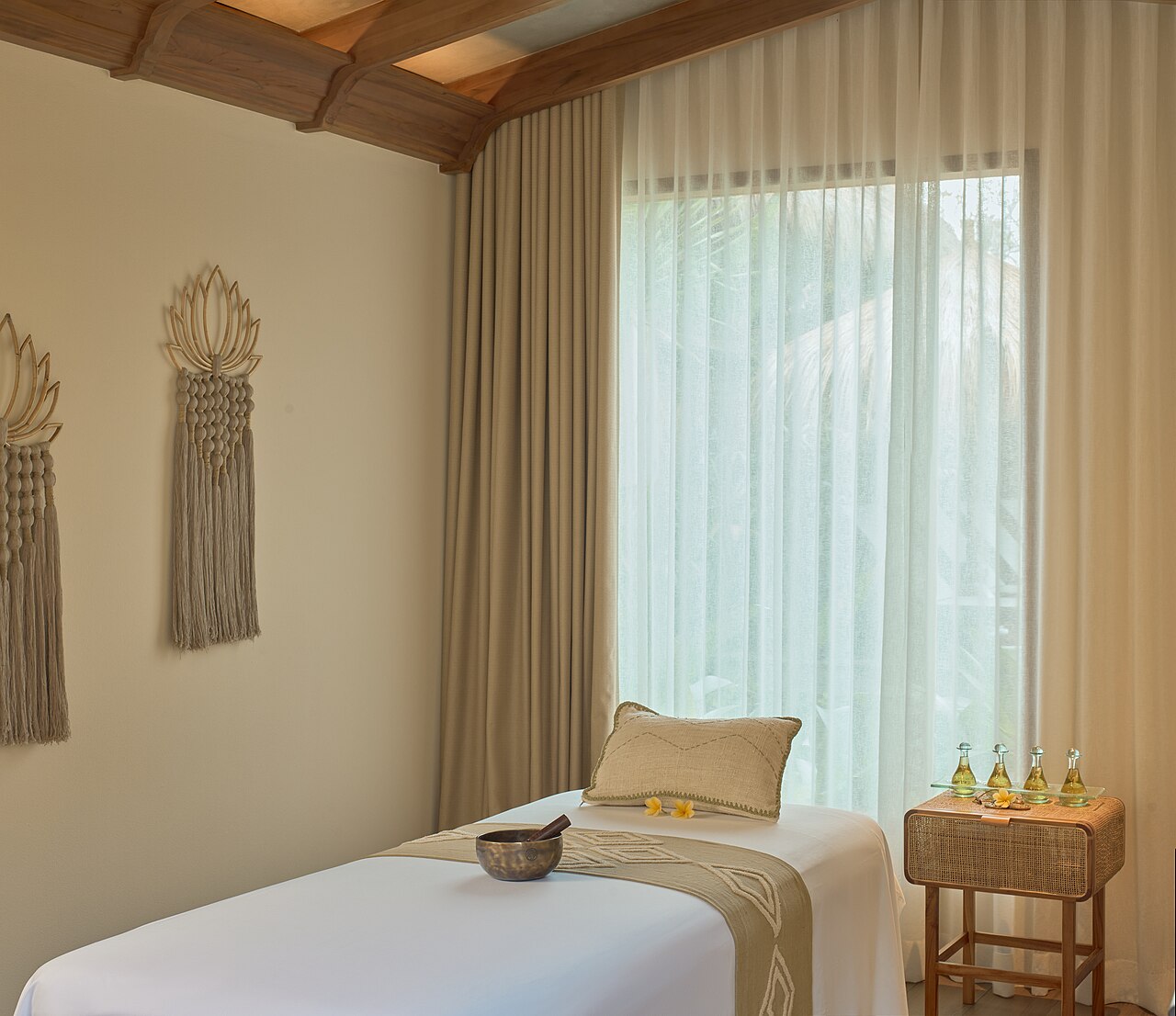 YHI Spa treatment room at Paradisus by Meliá Bali